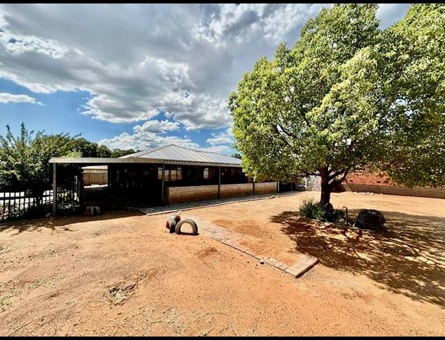3 BEDROOM HOUSE FOR SALE IN VANDERBIJLPARK CW 5